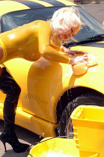 Rubber Eva & Dodge Viper SRII GTS's Nude Picture