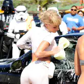 gallery/carwash-celeb-sara-underwood-17.jpg